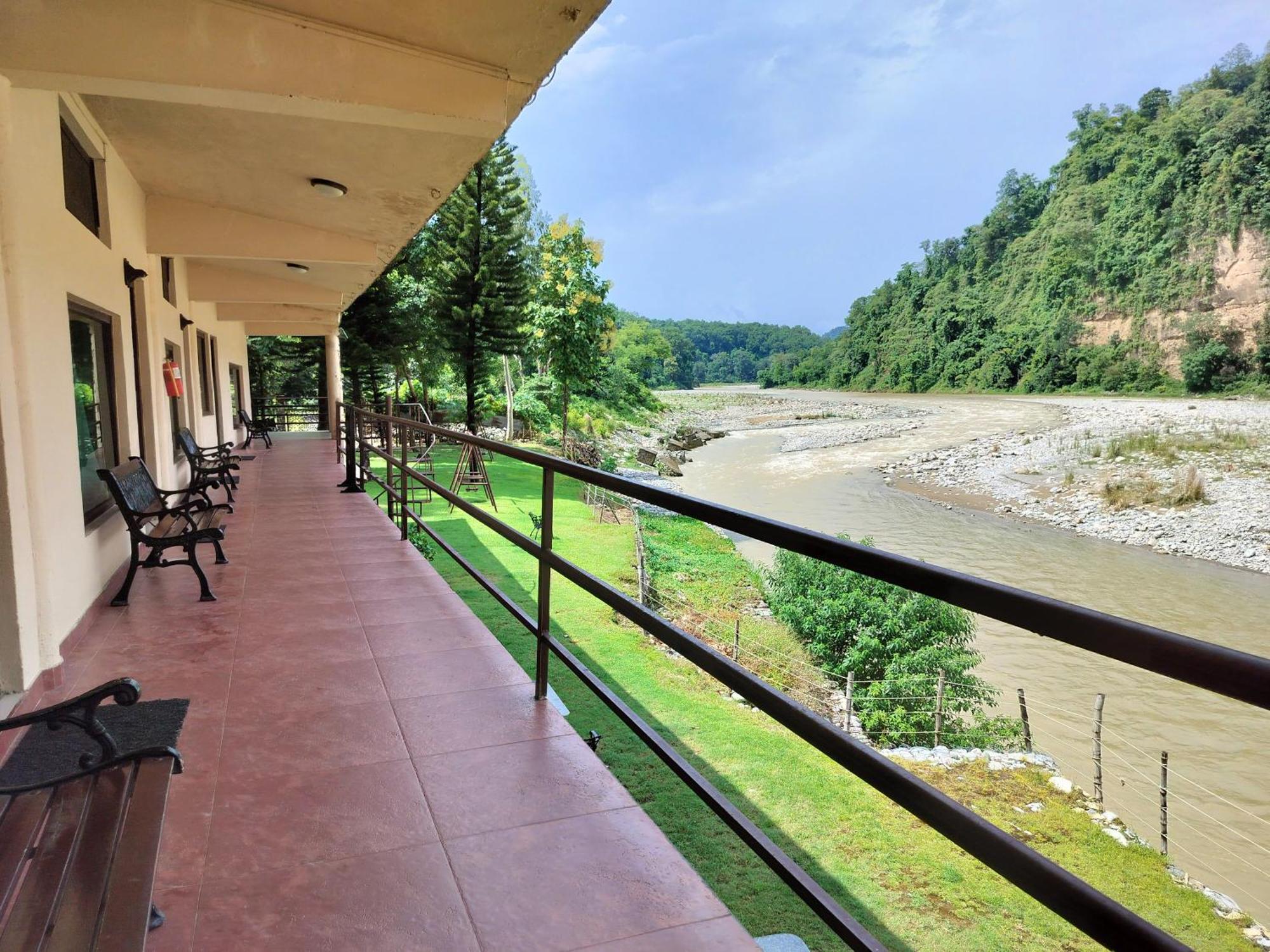 Bel-La Monde Hotel "Riverside" - Jim Corbett Garjia Екстериор снимка